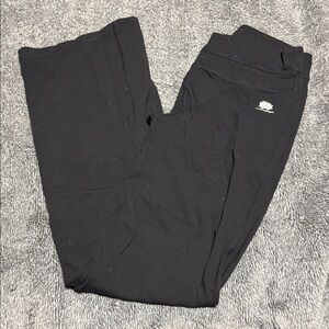 Roots Yoga Black Activewear